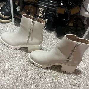 Heeled booties